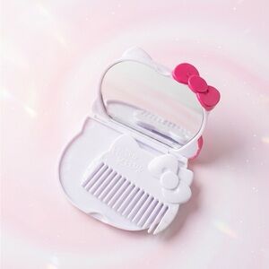 Hello Kitty Compact Mirror with Comb